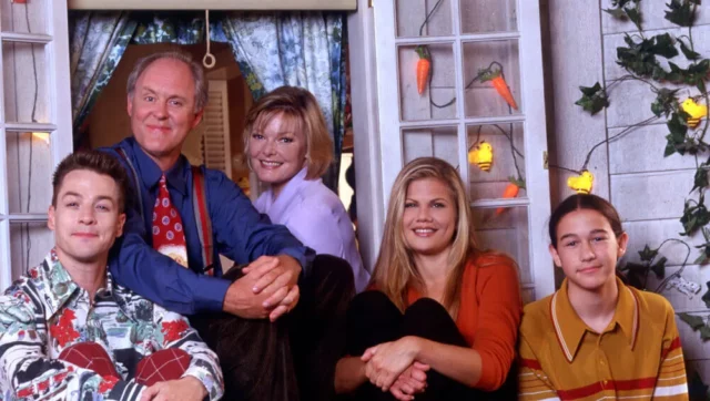 Where To Watch 3rd Rock From The Sun For Free Online? An Amazing Sci/Fi Sitcom!