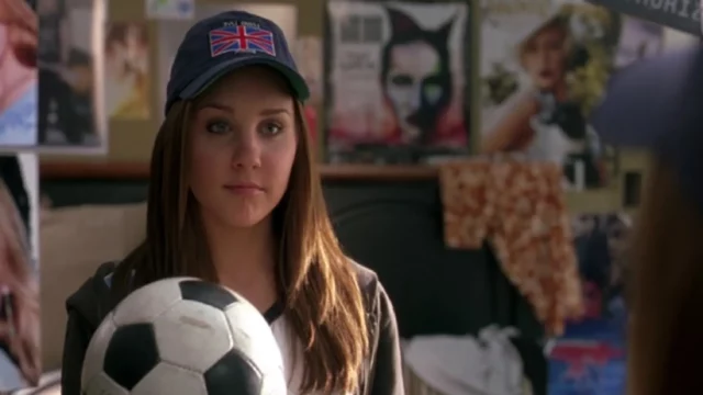 Where To Watch She's The Man For Free Online? Evergreen Romcom!