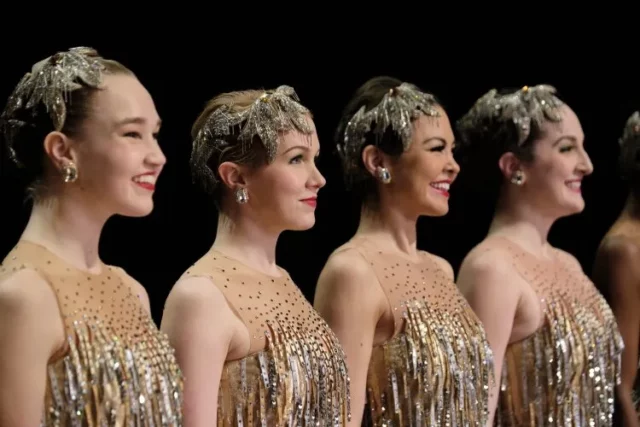 Where To Watch A Holiday Spectacular For Free Online? An Astounding Romantic Drama!