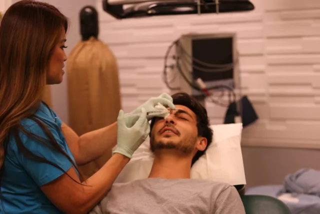 Where To Watch Dr Pimple Popper For Free Online? A Must-Watch Reality TV Series!