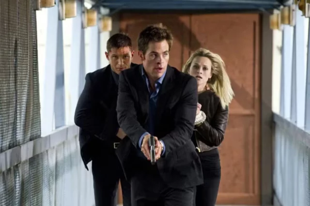 Where To Watch This Means War For Free Online? Hilarious Action-Comedy Movie!