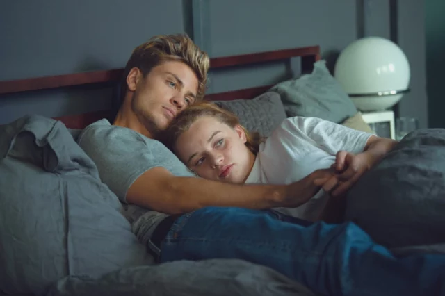 Where To Watch Close To The Horizon For Free Online? A German Romantic Drama!